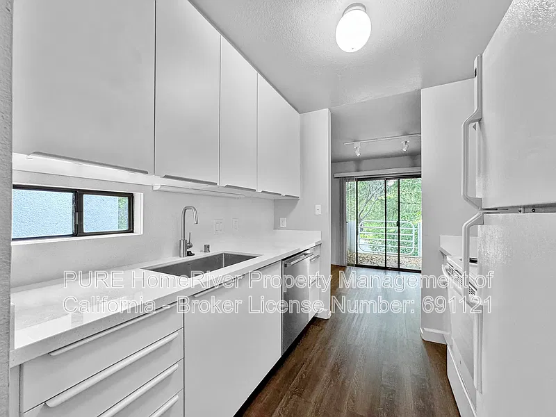 2 bed, 1.0 bath, 1040 sqft, $1,600 — Photo 1
