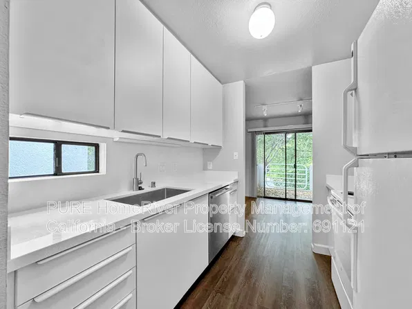 6220 Gloria Dr APT 10, Sacramento, CA 95831