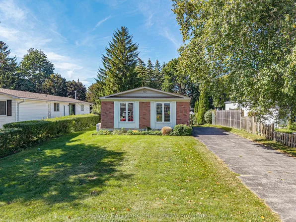 32 Park Cres, New Tecumseth, ON L0G 1W0