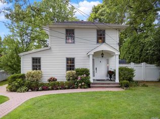 11 Viking Rd, Glenwood Landing, NY