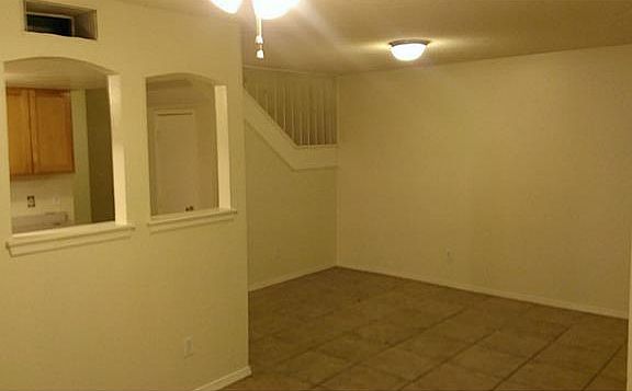 4th image of 11027 Aqua Ct