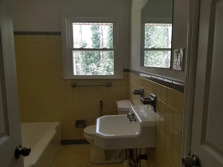 2079 Honeysuckle Ln SW — Photo 11