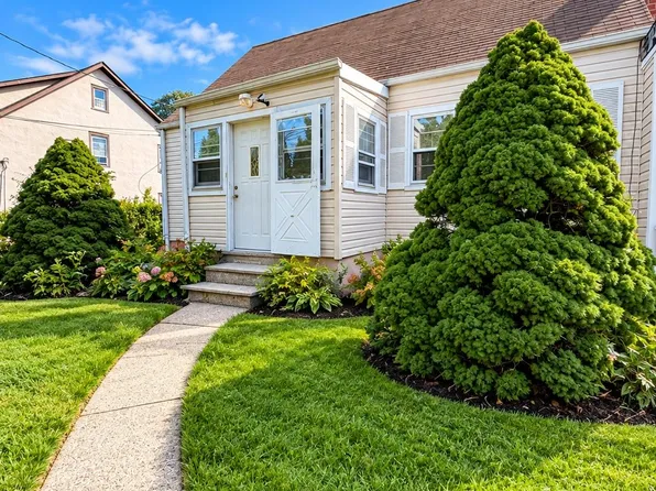 12 N Mortimer Avenue, Elmsford, NY 10523