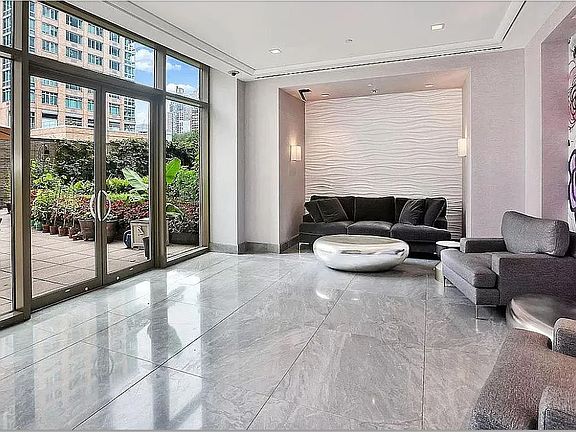 5th image of 100 Riverside Blvd APT 8B