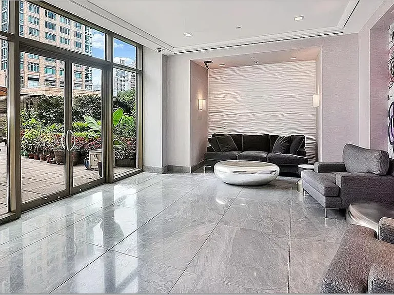 100 Riverside Blvd #8B — Photo 6