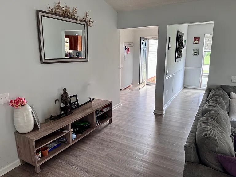 17 Hazeltine Ct — Photo 4