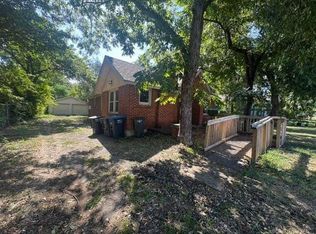 424 Colonial St, Fort Worth, TX 76111