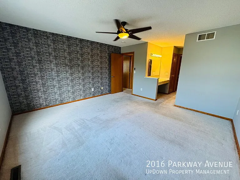 2016 Parkway Ave — Photo 16