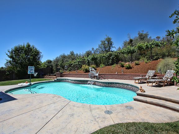 3rd image of 6196 Bridgeport Dr