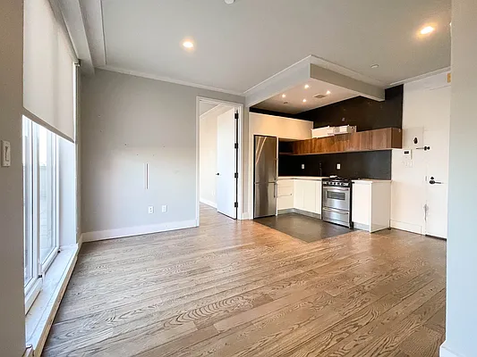 Rented by ERNY LLC | media 44