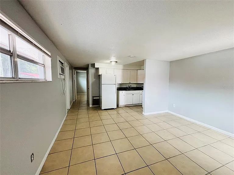 1302 Morris Park — Photo 4