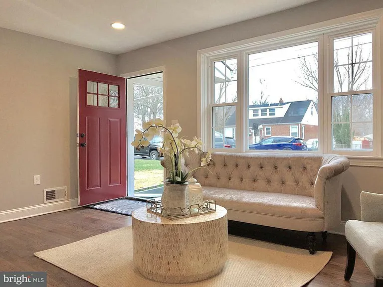 5002 Cree Ln — Photo 2