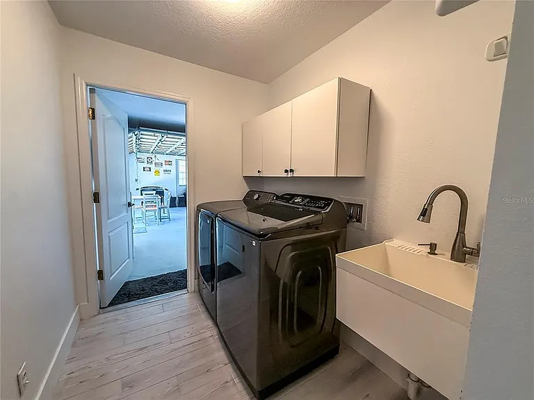 12830 Florida Ave — Photo 28