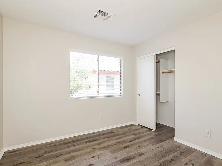 14758 N 148th Ave — Photo 12
