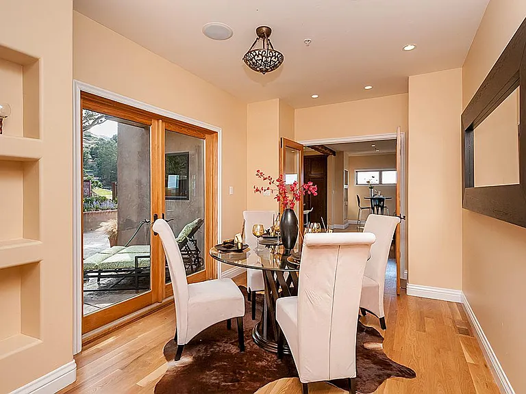 2 San Diego Ct — Photo 15