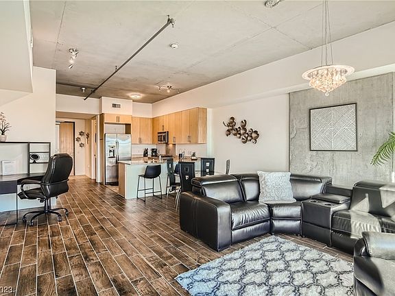 3rd image of 353 Bonneville Ave #913
