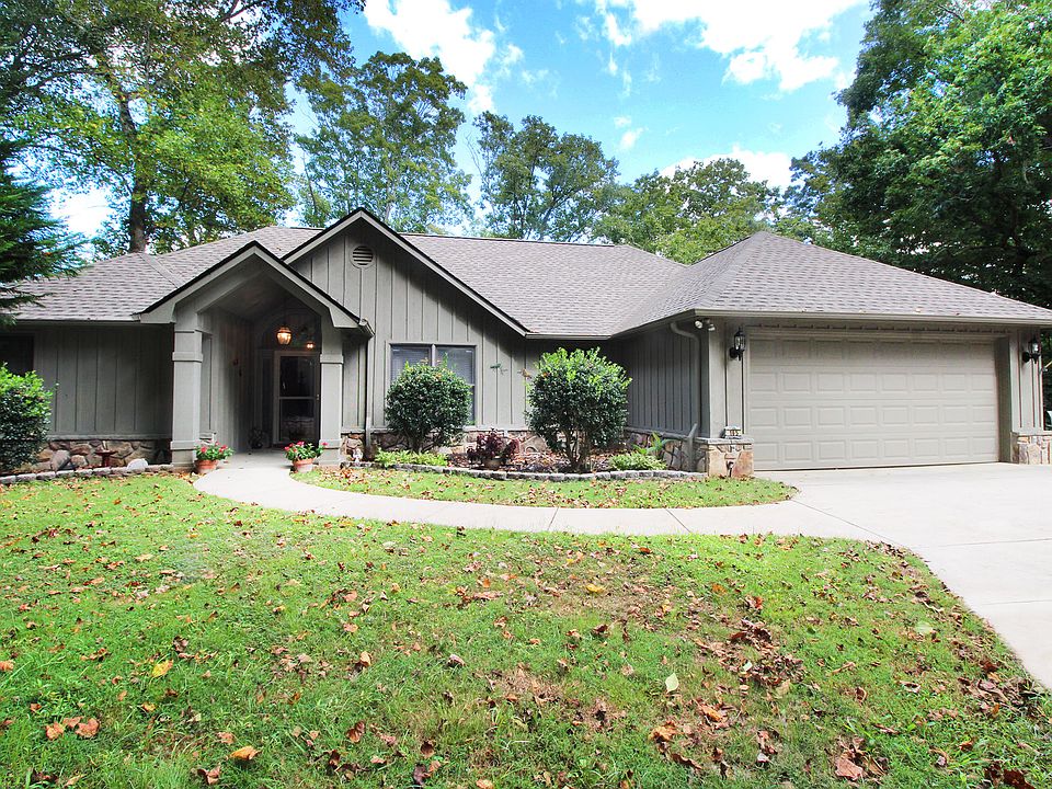 1st image of 165 Tanglewood Ln