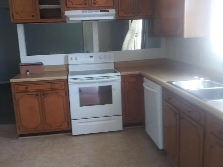 1026 Tanglewood Dr — Photo 16