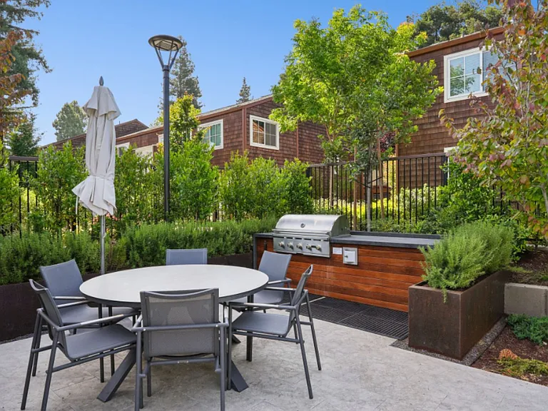 Peartree Apartments — Photo 18
