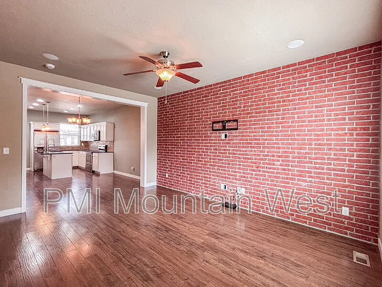 420 N Main St #29 — Photo 13