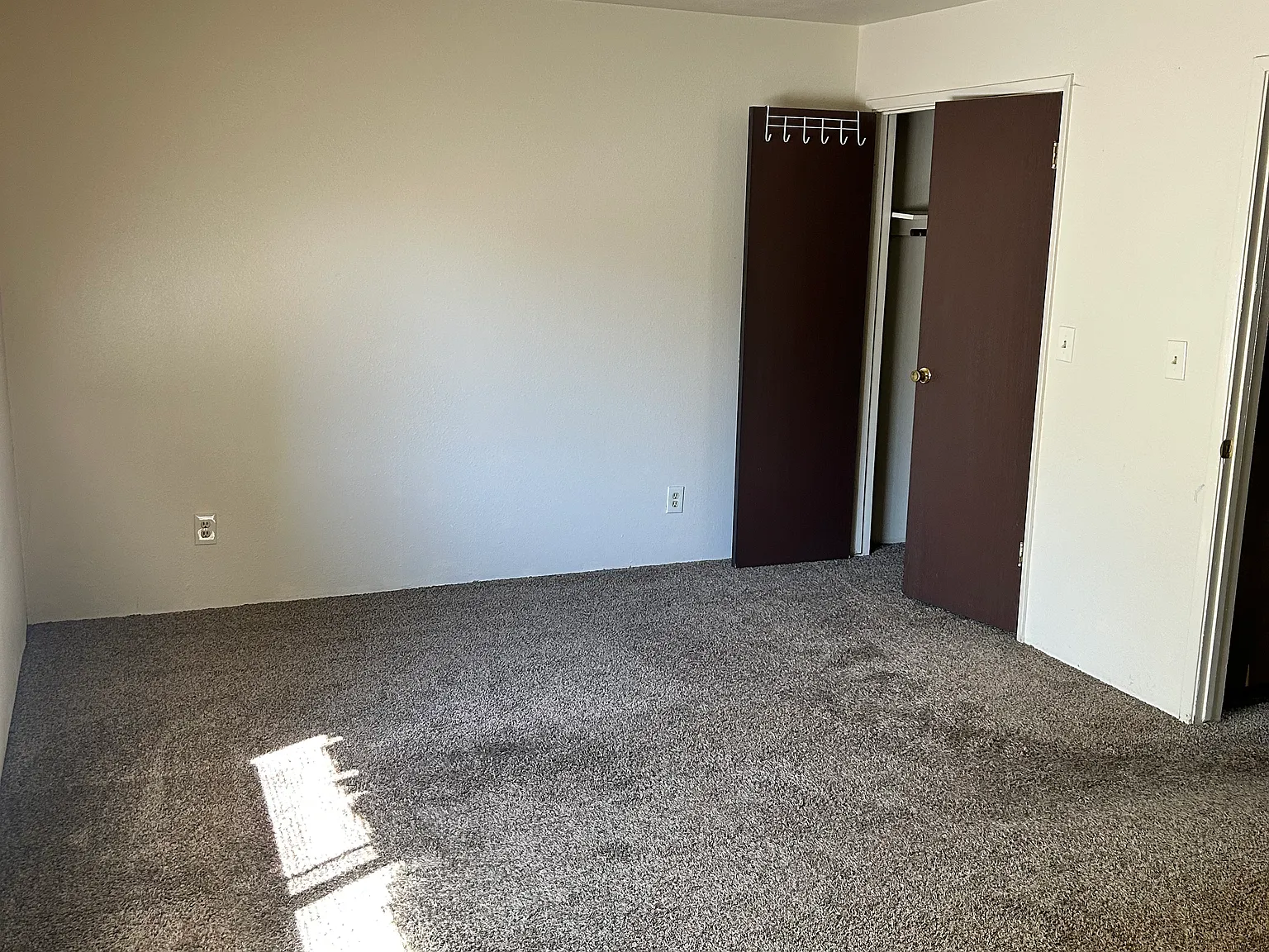 1 bed, 600 sqft, $975 — Photo 2