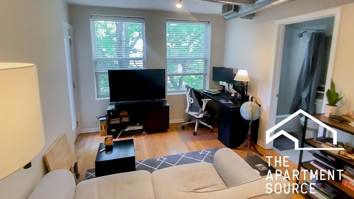 Building Photo - 2522 W Leland Ave #2