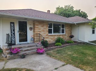 110 N 4th St, Drayton, ND 58225