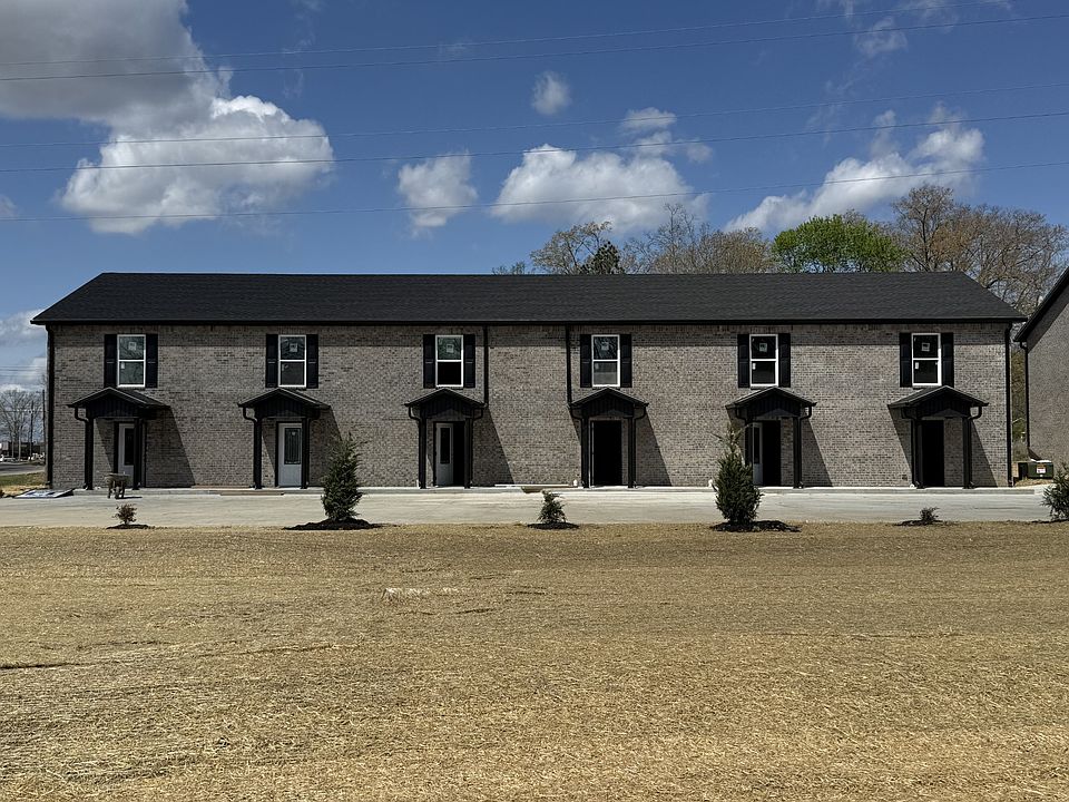 1st image of 740 Kings Ln