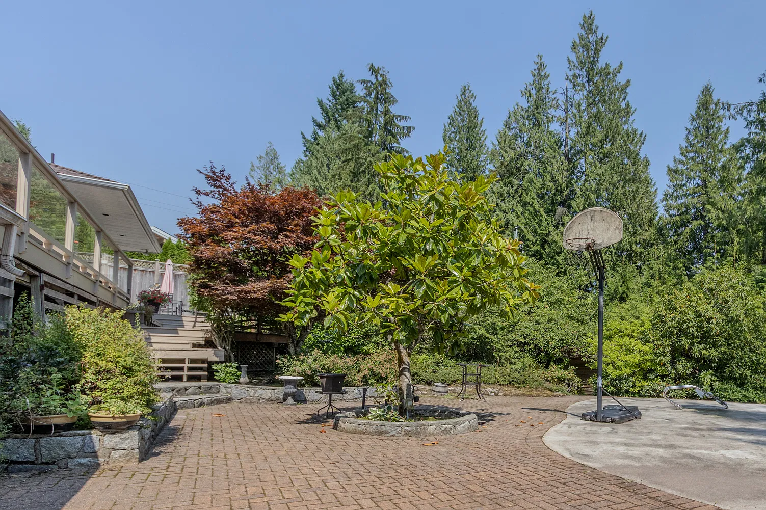 5 bed, 3.5 bath, 3400 sqft, $5,950 — Photo 2