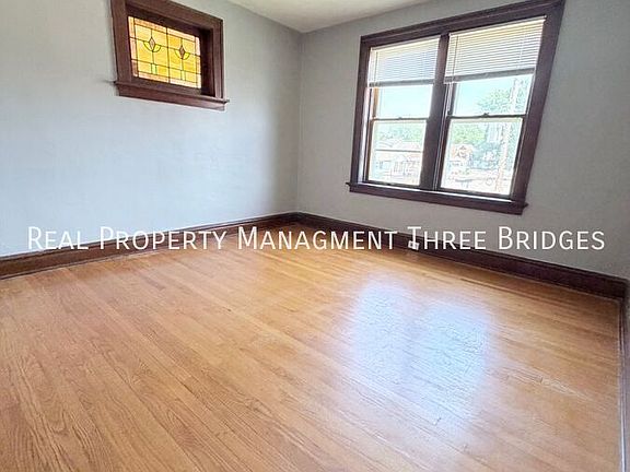 3rd image of 6516A Morganford Rd