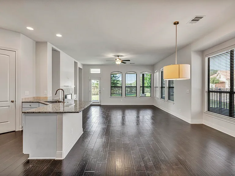 306 Enclave Cir — Photo 8