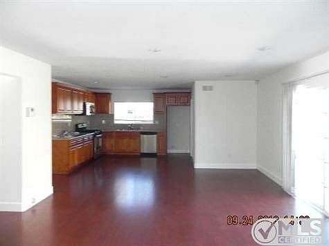 5th image of 739 Monserate Ave