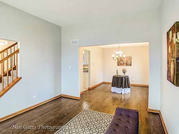 5th image of 3814 Dewey Ave