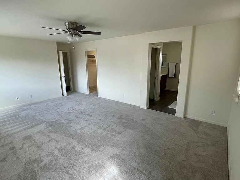 2346 S Rock Creek Dr — Photo 5