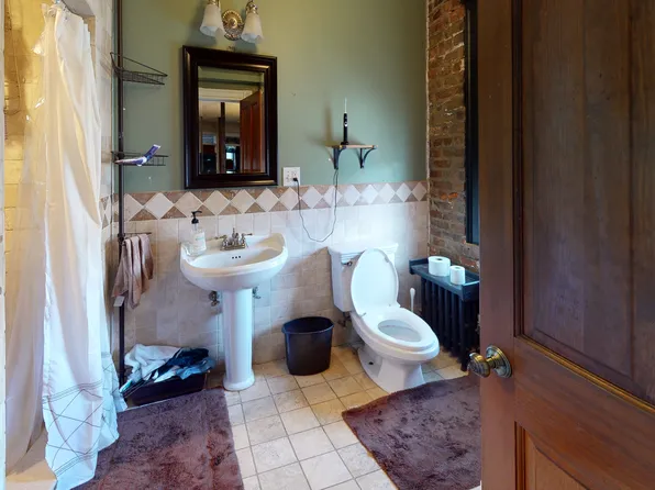 1109 Boylston St #17, Chestnut Hill, MA 02467