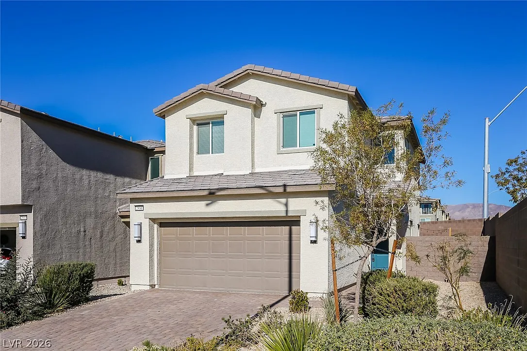 3 bed, 2.5 bath, 1808 sqft, $2,400 — Photo 2