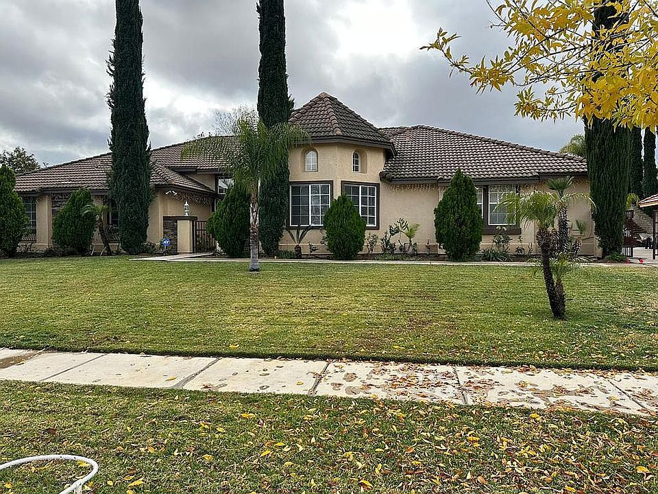 1st image of 938 Alexandra Dr