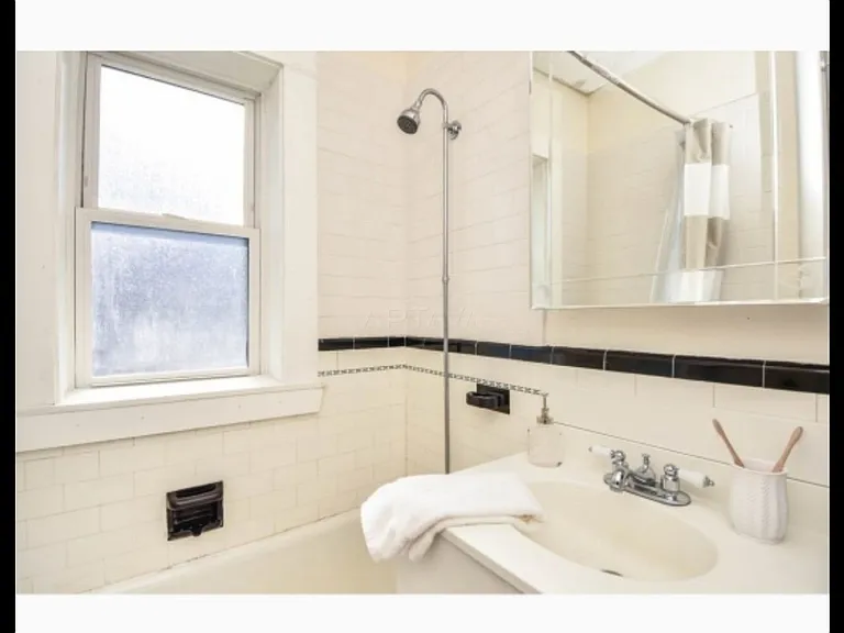 5 Haskell St #32 — Photo 2