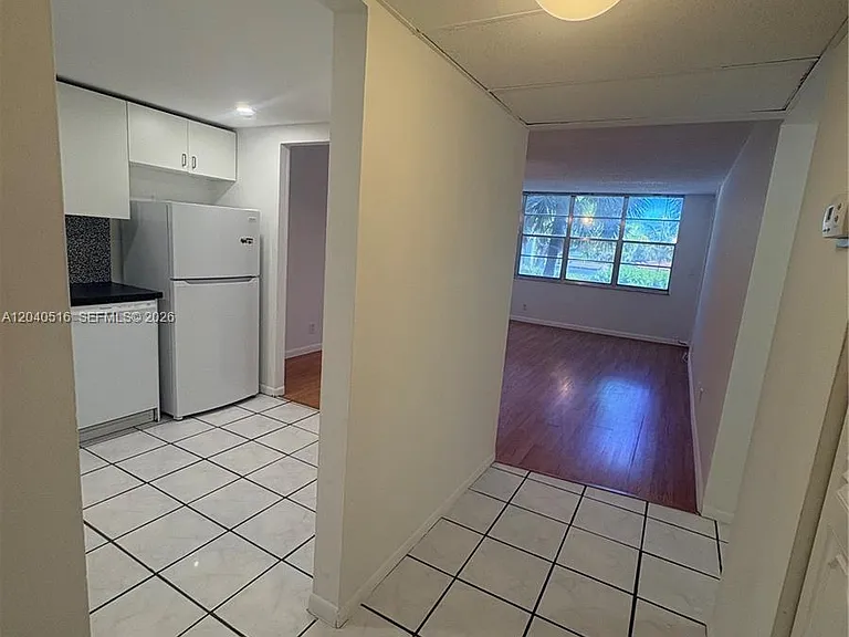 2741 Taft St #211 — Photo 4