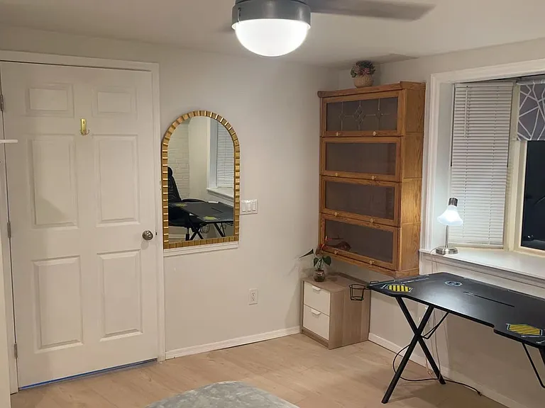 1101 E Edison St — Photo 1
