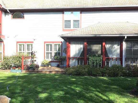 3rd image of 883 Victoria Dr #883