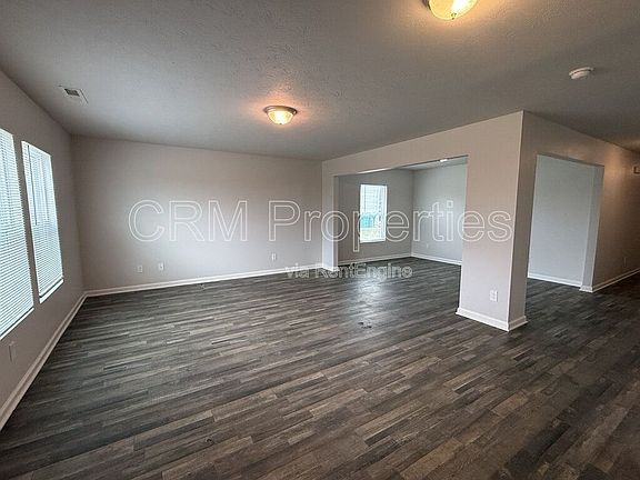 4th image of 2618 W Kings Canyon Dr