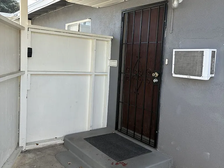 1283 N Sierra Way #1283 — Photo 2