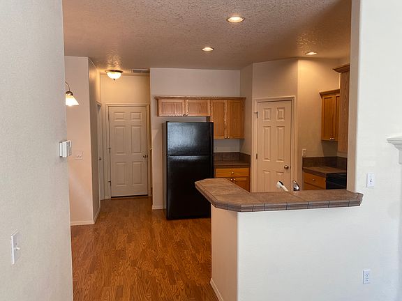 Main Floor: Kitchen
