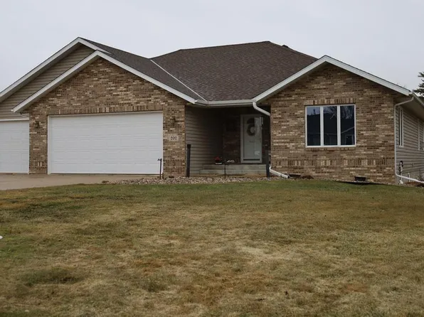 202 Mill Pond Rd, Rock Rapids, IA 51246