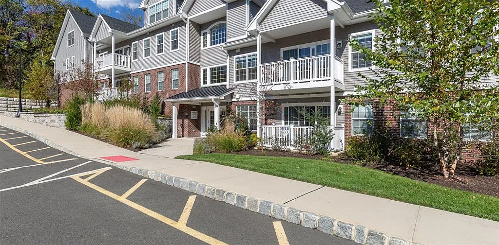 Zephyr Ridge at Cedar Grove — Photo 1