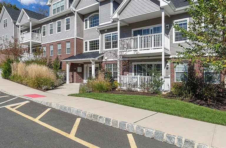 Zephyr Ridge at Cedar Grove — Photo 1