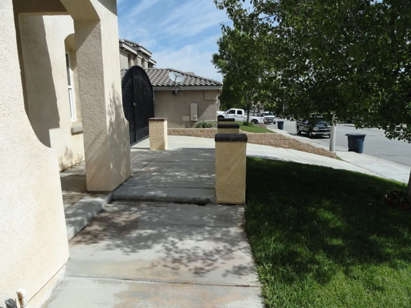 Beautifully Maintained 4-Bedroom Home in the Desirable KB Autumn Hills Community — Photo 3