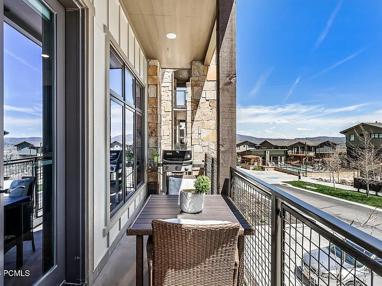 3751 Blackstone Dr #2J — Photo 16