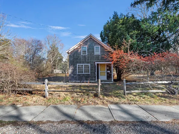 76 Floyd Street, East Hampton, NY 11937